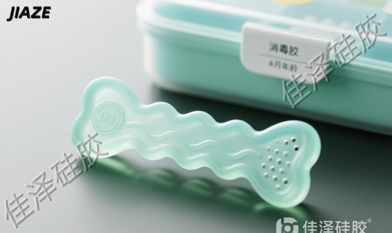 jimeng-2025-05-09-1004-液态硅胶婴儿磨牙棒显微特写，浅绿半透明材质显露内部防窒息透气孔，表面食品级认证标识清晰，冷白光突显波浪形防滑纹理，背景虚化消毒盒与月龄标签，右下角渐变透明....jpeg